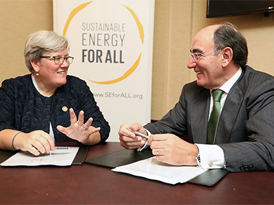 foto noticia Ignacio Galán destaca en la ONU las oportunidades de empleo y bienestar que genera una economía baja en carbono.